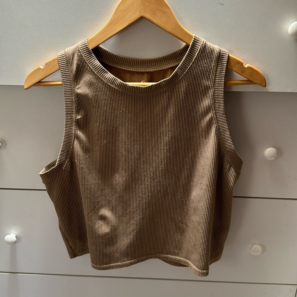 TAN BEIGE RIBBED CROPPED TANK TOP